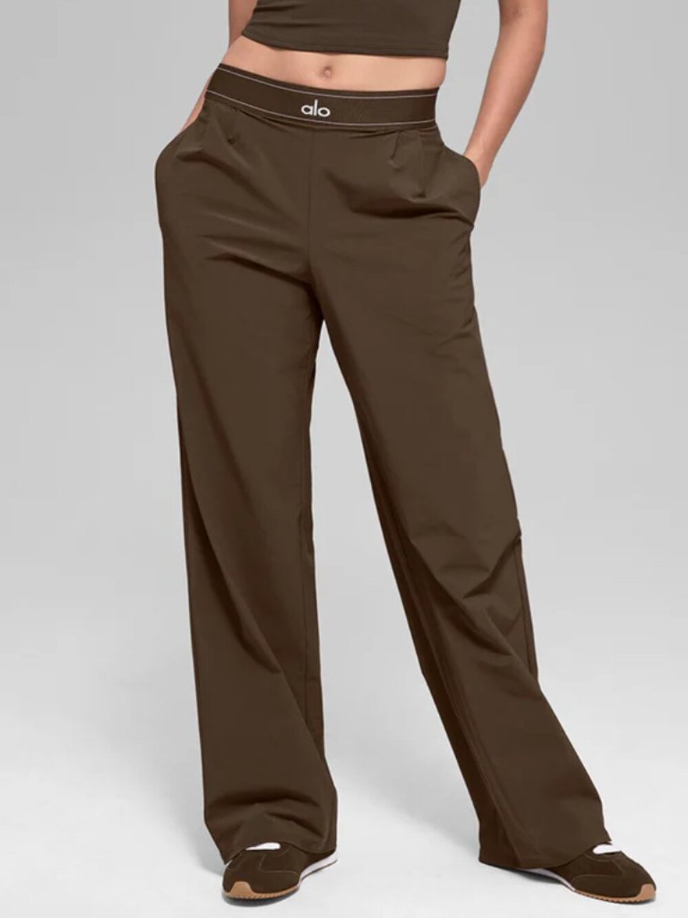 NWT Alo Yoga Suit Up Trouser Espresso 🌰🤎 Wide Leg Brown Pants Relaxed Fit - Picture 6 of 8